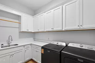 911 Canterbury Rd, Raleigh, NC 27607 - Photo 33