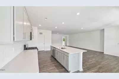 424 Conifer Street, Sanford, NC 27332 - Photo 7