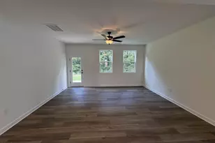 609 Crescent Wood Trl, Zebulon, NC 27597 - Photo 3