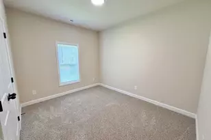 404 S Eastwood Dr, Benson, NC 27504 - Photo 19
