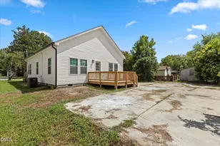 306 Martin Luther King Jr Dr, Smithfield, NC 27577 - Photo 5