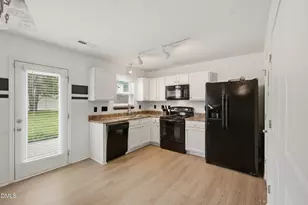 707 Bentley Ln, Burlington, NC 27217 - Photo 11
