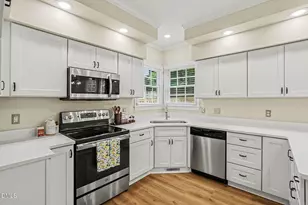 202 Park Valley Ln, Cary, NC 27519 - Photo 9