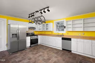 1016 Wells St, Durham, NC 27707 - Photo 9