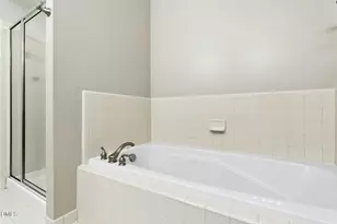 613 Ives Ct, Chapel Hill, NC 27514 - Photo 17