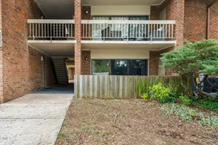 500 Umstead Dr, Chapel Hill, NC 27516 - Photo 7