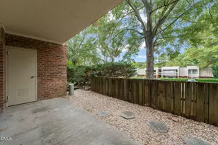 500 Umstead Dr, Chapel Hill, NC 27516 - Photo 29