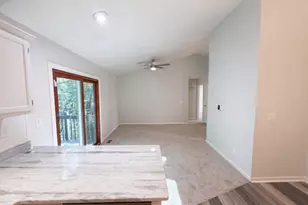 7816 Foxwood Dr, Raleigh, NC 27615 - Photo 15