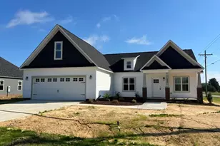 100 Bernie Dr, Selma, NC 27576 - Photo 5