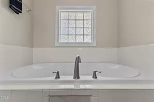 8318 Umstead Dr, Fayetteville, NC 28304 - Photo 39