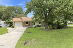 102 Oaklake Ct, Fuquay Varina, NC 27526 - Photo 3