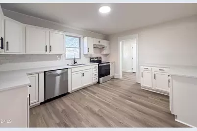 306 Fayetteville Street, Newton Grove, NC 28366 - Photo 17