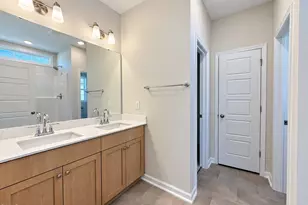 39 E Emily Gardens Dr, Selma, NC 27576 - Photo 13