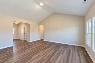 39 E Emily Gardens Dr, Selma, NC 27576 - Photo 5