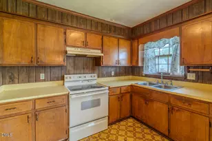306 S Brevard St, Selma, NC 27576 - Photo 13