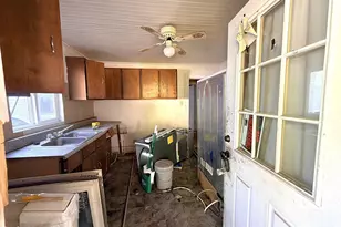 344 E Vance St, Laurinburg, NC 28352 - Photo 9