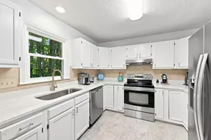 112 Sequoia Ct, Cary, NC 27513 - Photo 13