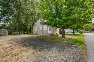 231 Miller St, Madison, NC 27025 - Photo 23