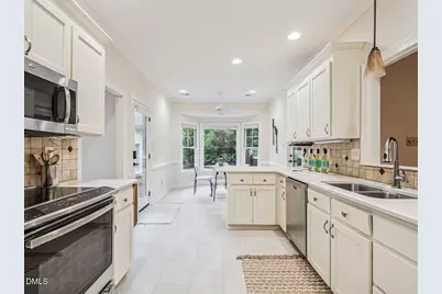 113 Prestwick Pl Place, Cary, NC 27511 - Photo 13