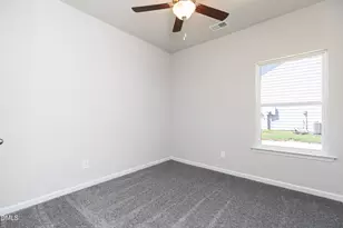 206 E American Marigold Dr, Benson, NC 27504 - Photo 17