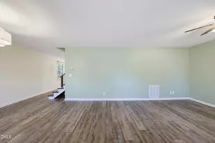 238 E Vance St, Zebulon, NC 27597 - Photo 5