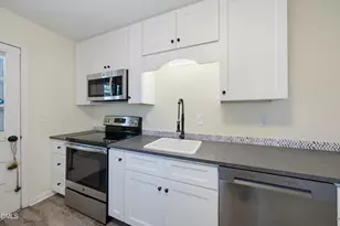 238 E Vance St, Zebulon, NC 27597 - Photo 13