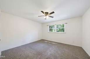 238 E Vance St, Zebulon, NC 27597 - Photo 21