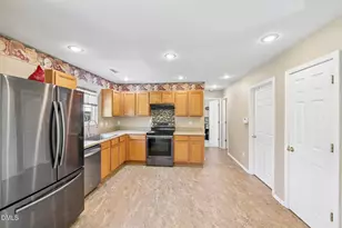 1024 Lockberry Ct, Clayton, NC 27520 - Photo 9