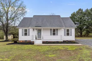 717 Slippery Bank Ct, Benson, NC 27504 - Photo 1