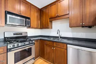 1300 Cameron View Ct, Raleigh, NC 27607 - Photo 5