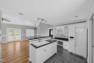 1108 Greenmeade Ct, Greenville, NC 27858 - Photo 5