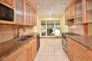 102 Mallard Ct, Chapel Hill, NC 27517 - Photo 5