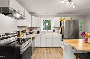 7320 Ewing Pl, Raleigh, NC 27616 - Photo 11