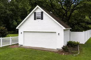 541 Mallie Pearce Rd, Zebulon, NC 27597 - Photo 3