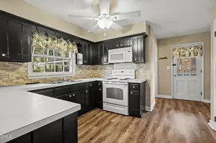 3704 Pembrook Pl, Raleigh, NC 27612 - Photo 9