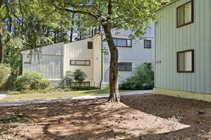 642 Pine Ridge Pl, Raleigh, NC 27609 - Photo 3