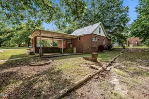 408 Walker St, Roxboro, NC 27573 - Photo 5