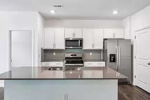 428 Conifer St, Sanford, NC 27332 - Photo 5