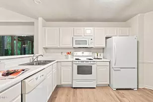331 Rosehaven Dr, Raleigh, NC 27609 - Photo 11