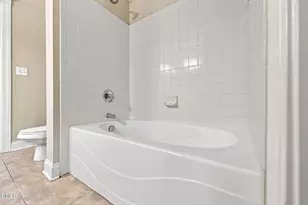 222 Glenwood Ave, Raleigh, NC 27603 - Photo 13