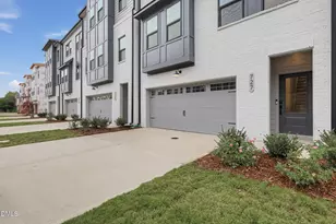 727 Mildred Oaks Ct, Cary, NC 27519 - Photo 3