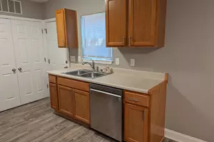 608 N Maple St, Durham, NC 27703 - Photo 5