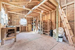102 W Cardwell St, Madison, NC 27025 - Photo 37