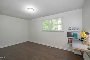303 Hickory Dr, Chapel Hill, NC 27517 - Photo 9