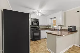 200 Paceville Rd, Selma, NC 27576 - Photo 5