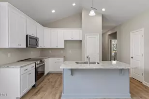 271 McNeil Cir, Dunn, NC 28334 - Photo 17