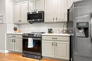 203 Ashton Hall Ln, Raleigh, NC 27609 - Photo 9