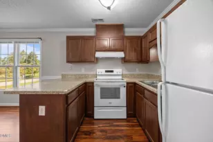 145 S Patterson St, Coats, NC 27521 - Photo 9