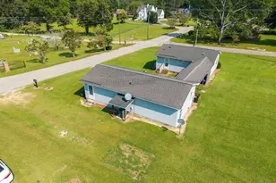 145 S Patterson St, Coats, NC 27521 - Photo 17