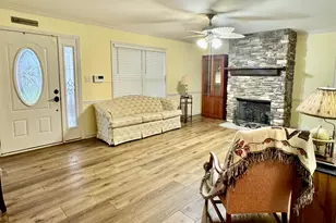 711 E Sunrise Ave, Thomasville, NC 27360 - Photo 3